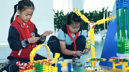 2024年杭州市中小学信息技术创作大赛工程设计创意项目比赛在低碳科技馆举行